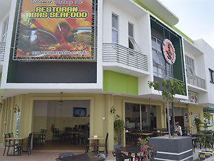 Sri Enstek Hotel - Klia Sepang Ngoại thất bức ảnh